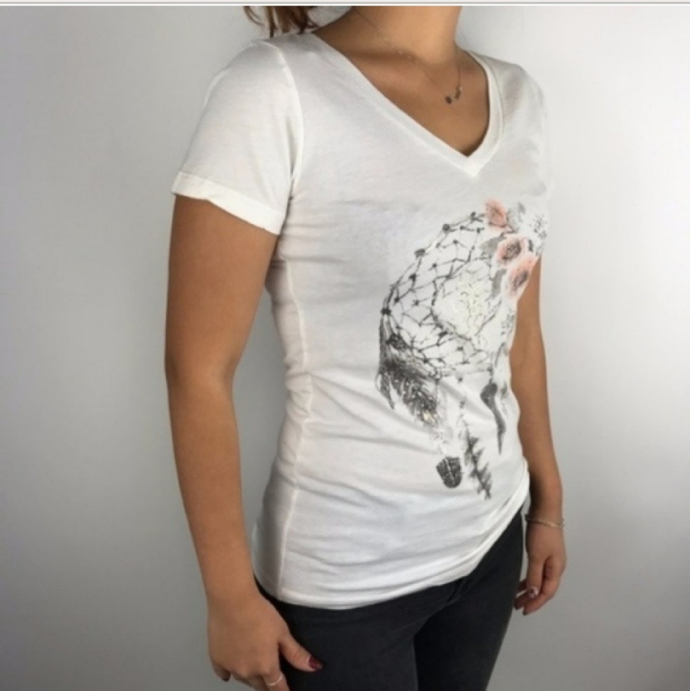 🚨Only 1 Left. Miss Me Dreamcatcher Tee 🚨 - Picture 1 of 3